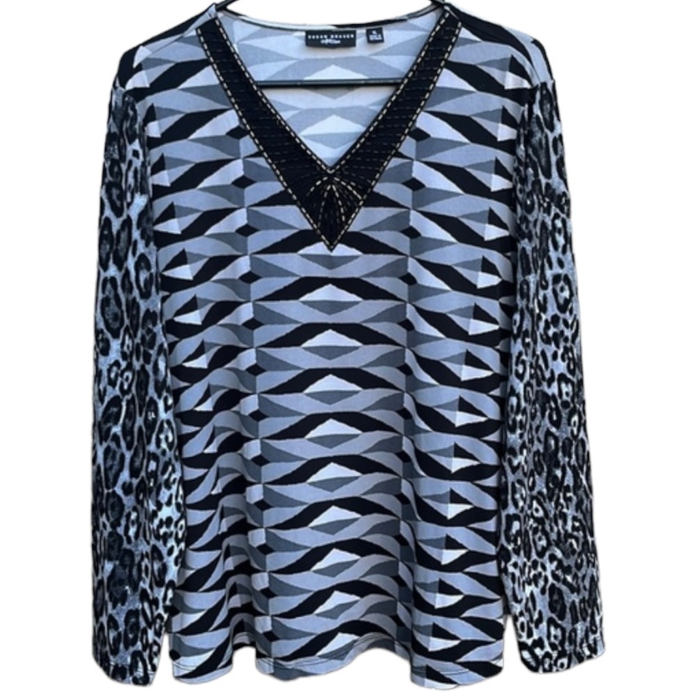 Like New Susan Graver Artisan Mixed Print Beaded Liquid Knit Top Black Grey XL